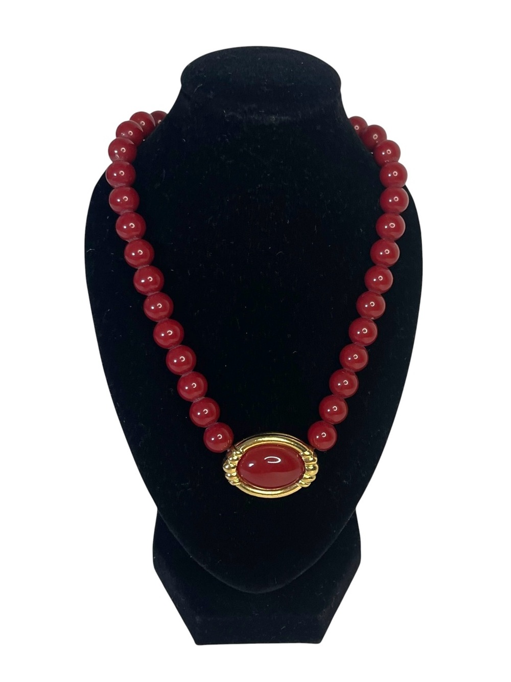 VTG Trifari Red Beaded Statement Necklace Oval Pendant Gold Tone Signed 1970s